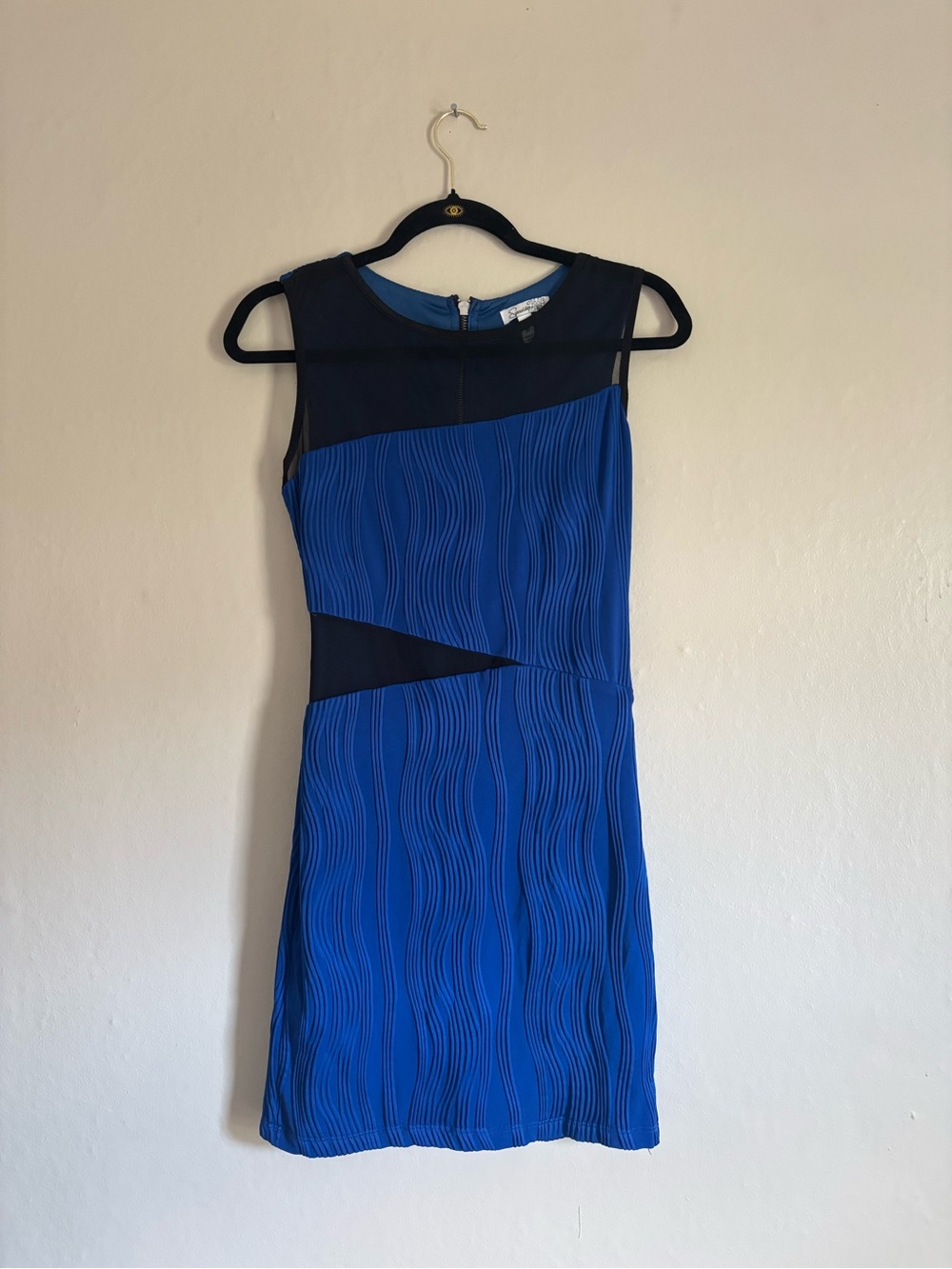 Formfitting Dress with mesh